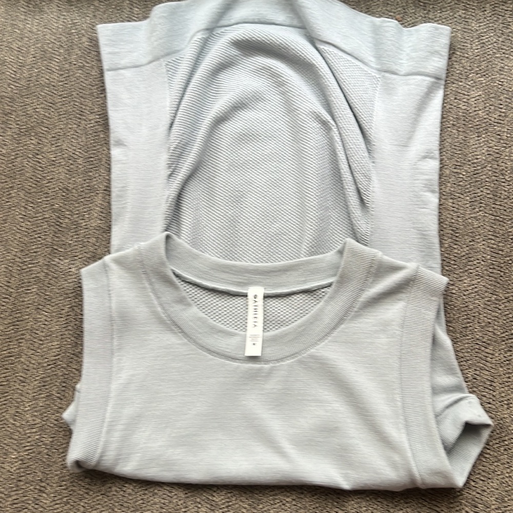 Athleta light gray workout tank in medium